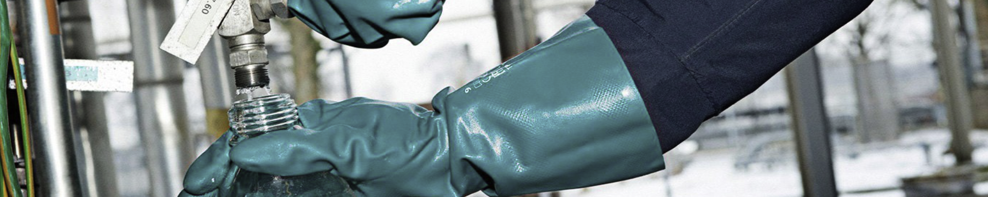 Chemical Resistant Gloves | GarageAndFab.com | Munro Industries gf-1001030501141101