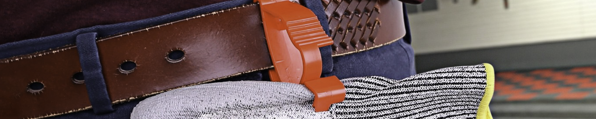 Glove Holder Clips | GarageAndFab.com | Munro Industries gf-1001030501141109