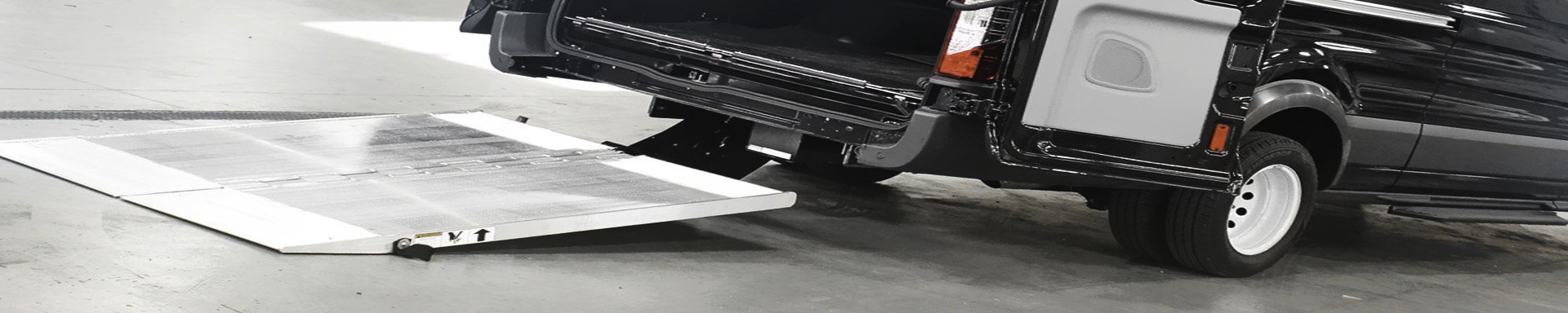 Van Lift Gates | GarageAndFab.com | Munro Industries gf-100103050413